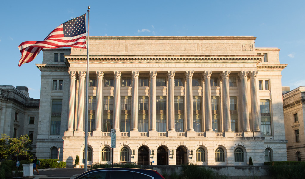 США приостановили выдачу иммиграционных виз гражданам 75 стран: что нужно знать